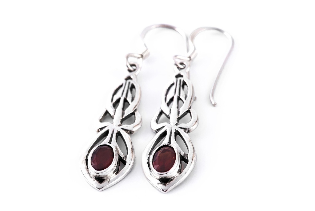 Ohrhänger Áine mit rotem Kristall aus Silber 925 – Keltischer Ohrschmuck 2,9 cm