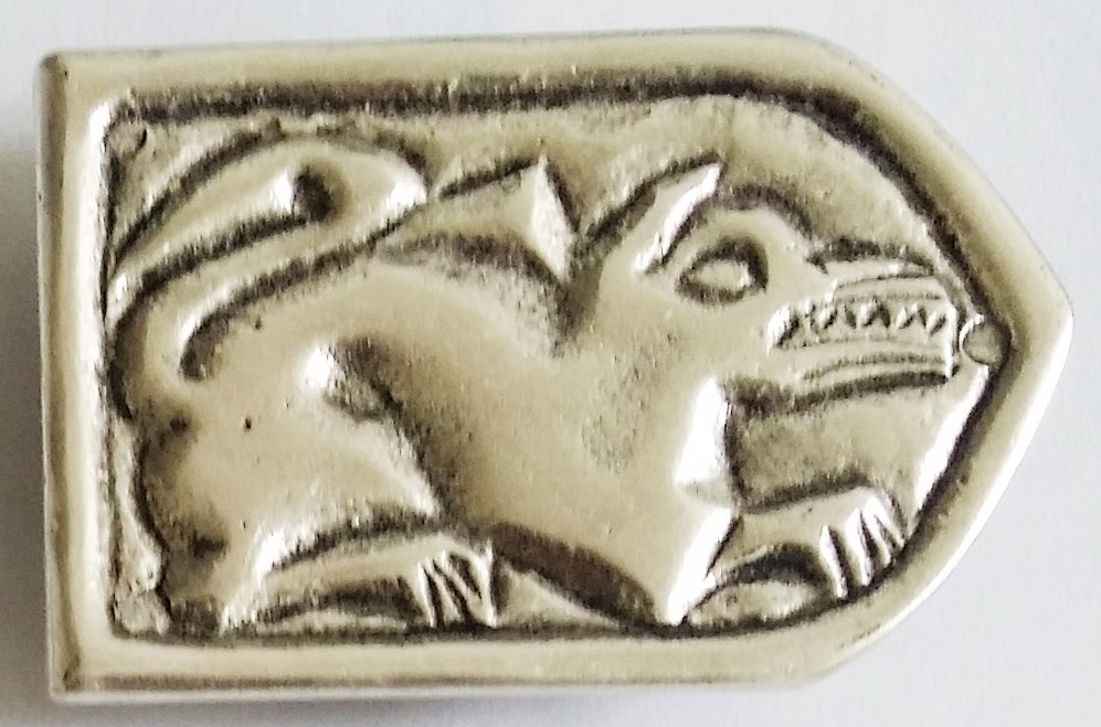 [N-013-1] Silberfarbene Gürtelspitze „Sarkony – Drache“ – Mittelalter-Beschlag aus Zamak für 3 cm Riemen