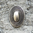 ovale Buckelniete, silberfarbener Beschlag