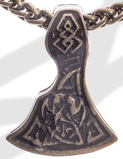 [P-5115-21] Mittelalter Bartaxt Anhänger altmessingfarben – Beidseitiger Krieger-Talisman aus Zamak