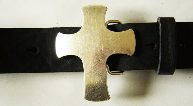 Croche Kreuz-Schließe in Silberoptik – Primitive Gürtelschnalle für 4 cm Gürtel