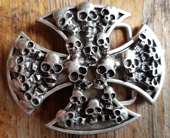 [33944] Skull-Cross, silberfarbene Koppelschließe