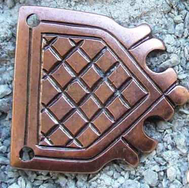 Gürtelspitze „Erik“ in Kupferoptik – Rautenbeschlag für 4 cm breite Gürtel