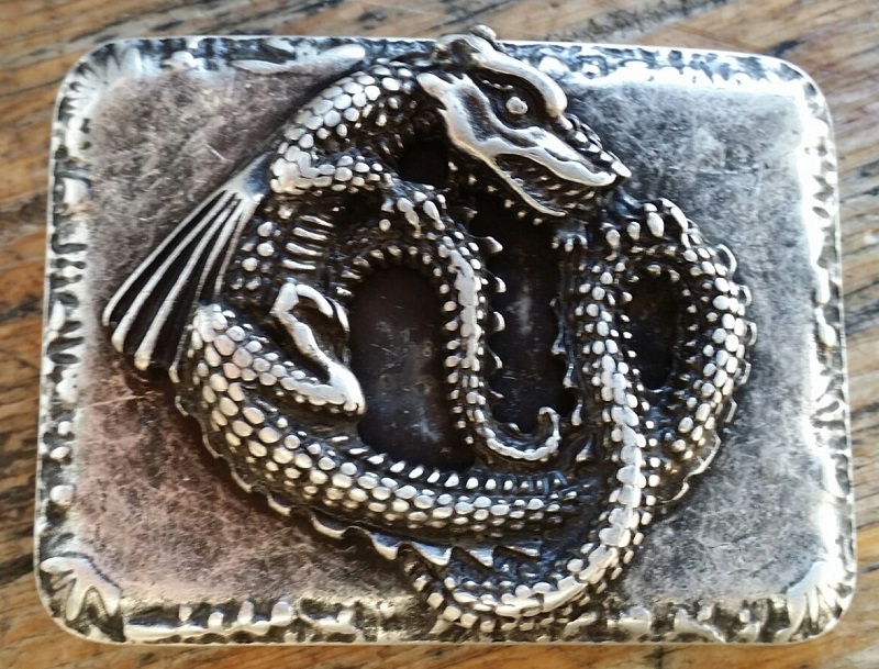 DRAGONIS Koppelschließe in Silberoptik – Mittelalterliche Drachen-Schließe für 4 cm Gürtel