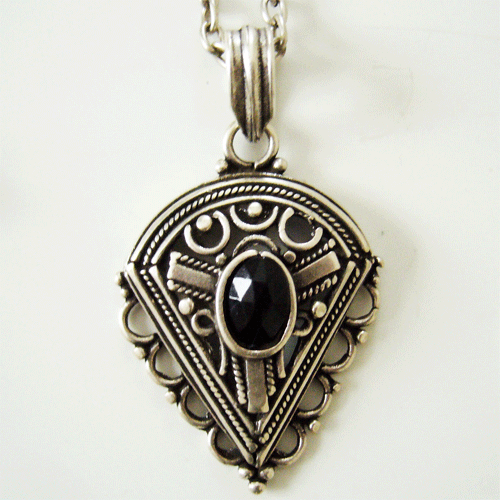 [33321] Halskette mit Anhänger - Kala