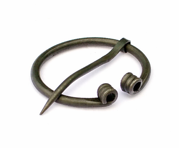 Eisenfibel mit gerollten Enden - 6 cm