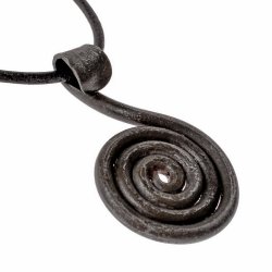 [16 An Solsnurra] Geschmiedetes Solsnurra-Amulett