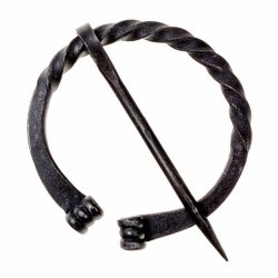 [16 Fi Tord 5] Große tordierte Hufeisenfibel - 7 cm