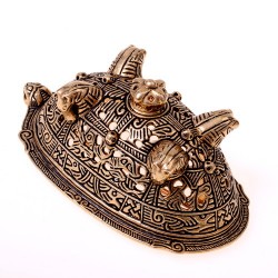 [07 Ov 6 Birka.b] Buckelfibel mit Pferdeköpfen aus Birka (Bronze)