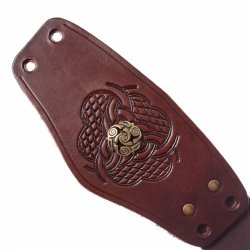 [03 Schon :KN.br] Keltischer Armschoner mit Knotenmuster – Geprägtes Leder in Braun oder Schwarz (braun)