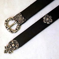 [10 MA 2:E ZN.kl.br.si] Mittelalter-Gürtel 2 cm / Ende + Nieten (S, braun, silber)