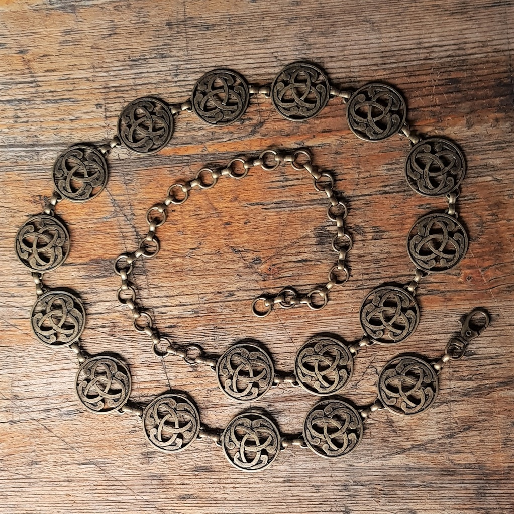 Kettengürtel „Barock“ messingfarben – ZAMAK-Hüftgürtel mit Ziergliedern für LARP & Mittelalterkleidung