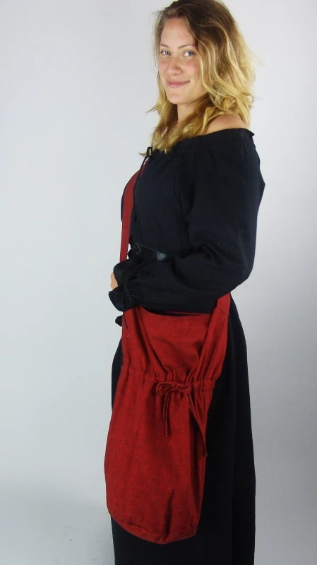 Umhängetasche "Leti" in Rot – Auffälliges Accessoire für Mittelalter und LARP