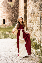 Mädchenkleid "Piccola Donna" in Rot-Natur Eleganz für junge Mittelalterliebhaberinnen