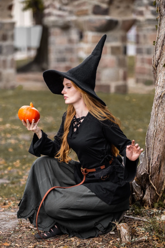 Geschnürtes Oberteil "Lea" mit Kapuze in Schwarz – Stilvolle Mittelalter-Gewandung für Damen (XS)