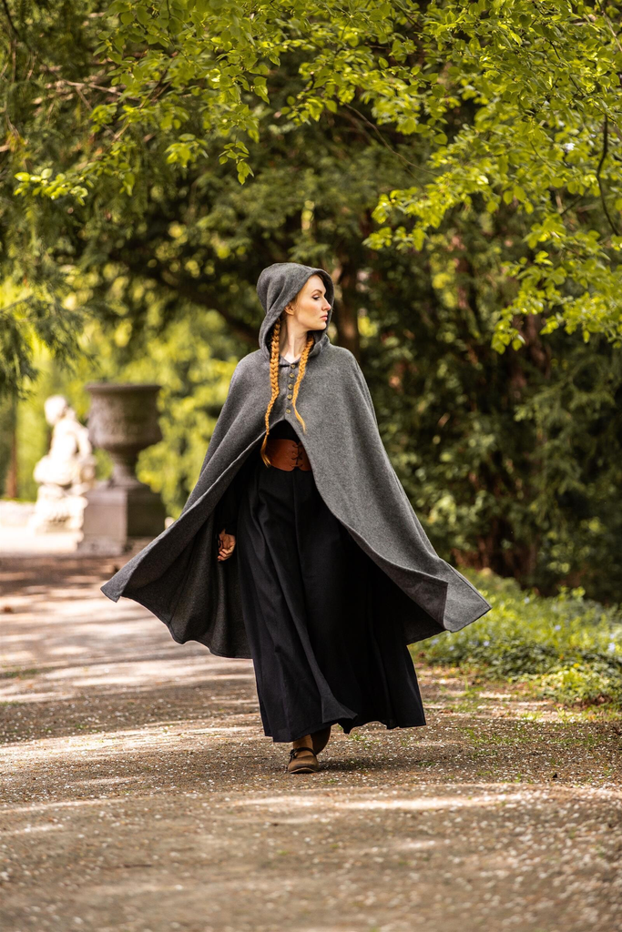 [6202gr] Mittelalter-Damenumhang „Heidi“ Grau – Wärmender Umhang mit weiter Kapuze