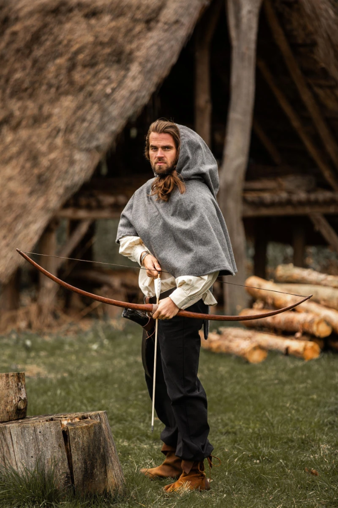 Wollgugel „Paul“ – Klassische Mittelalter-Gugel in Grau