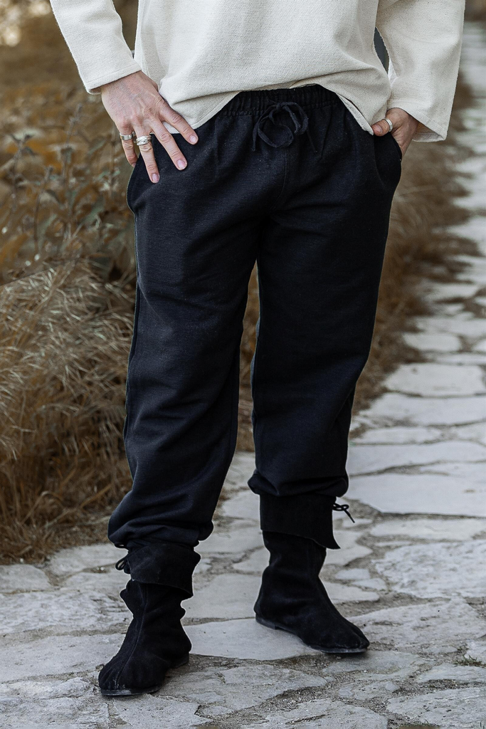 Mittelalterhose „Arvo“ – Schwarze Allzweckhose für historische Gewandungen (M)