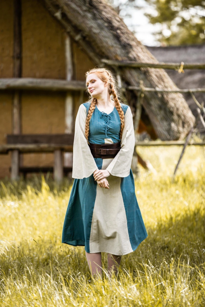 Mittelalterkleid 'Mary"mit Trompetenärmeln für Mittelalter & Larp