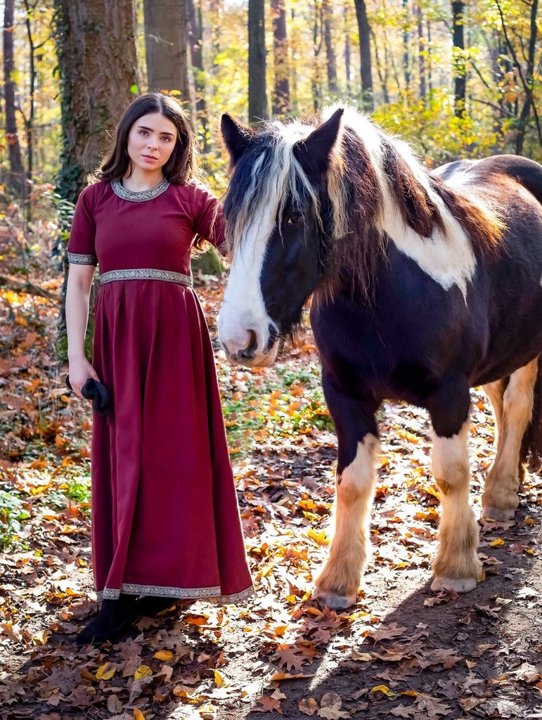 Edles Kurzarmkleid „Ennlin“ – Mittelalterliche Eleganz in Ziegelrot (XS)