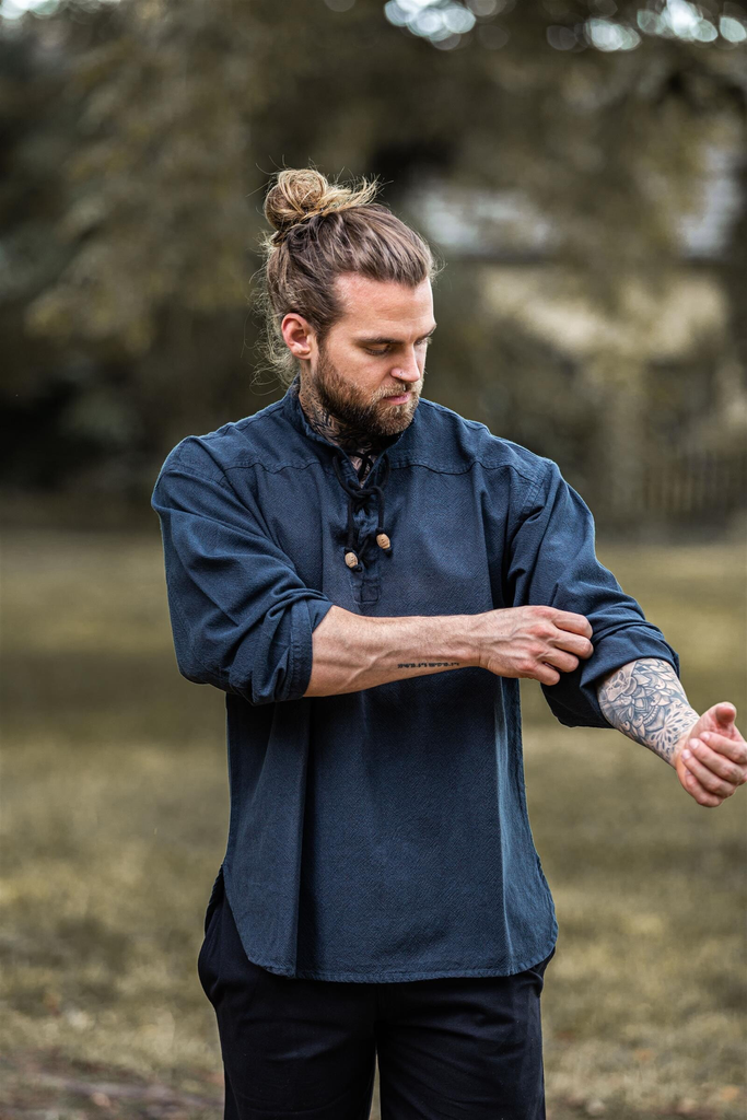Mittelalterhemd „Ansbert“ – Zeitloser Stil in edlem Blau