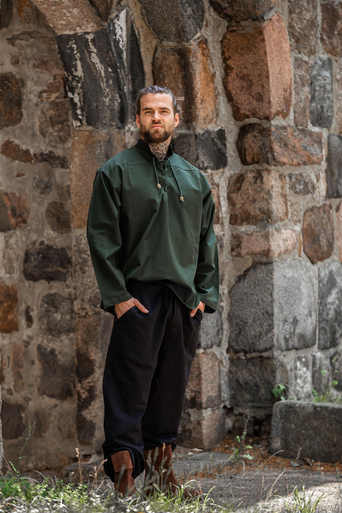 Mittelalterhemd „Ansbert“ – Zeitlose Eleganz in tiefem Grün
