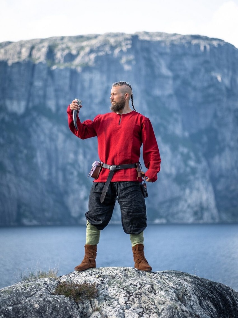 Wikingertunika „Ivar“ – Ausdrucksstarke Schlichtheit in Rot (S)