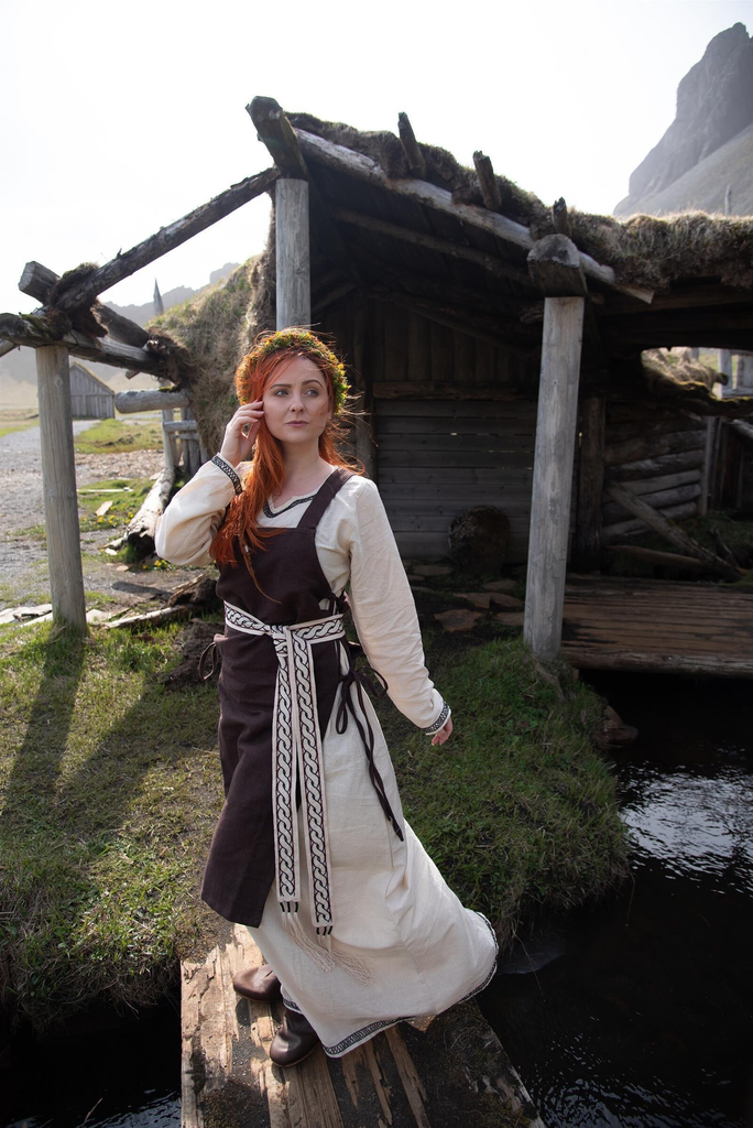 Wikinger-Überkleid „Aleiga“ – Schlichte Eleganz in Braun (S/M)