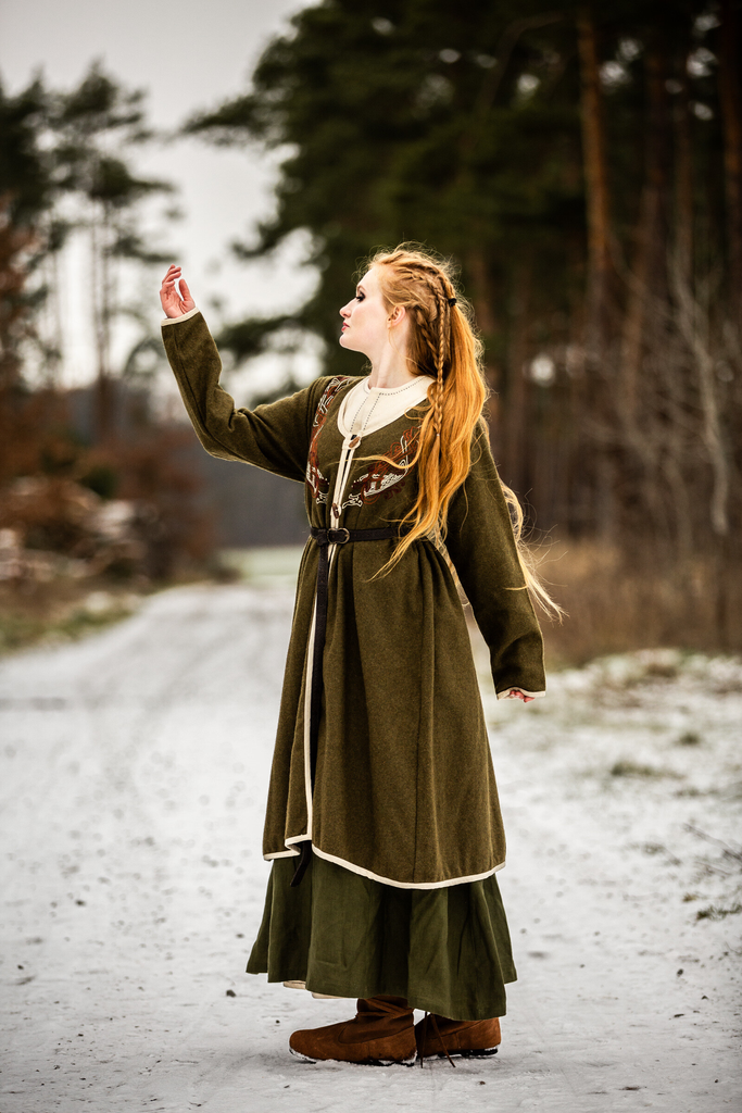 Wikinger-Birkamantel „Skadi“ – Zeitlose Würde in Olivgrün  (XS)