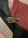 Keltische Gewandspange „Celtic Reptil“ – messingfarbene Brosche mit Knotennadel, auch als Haarspange nutzbar