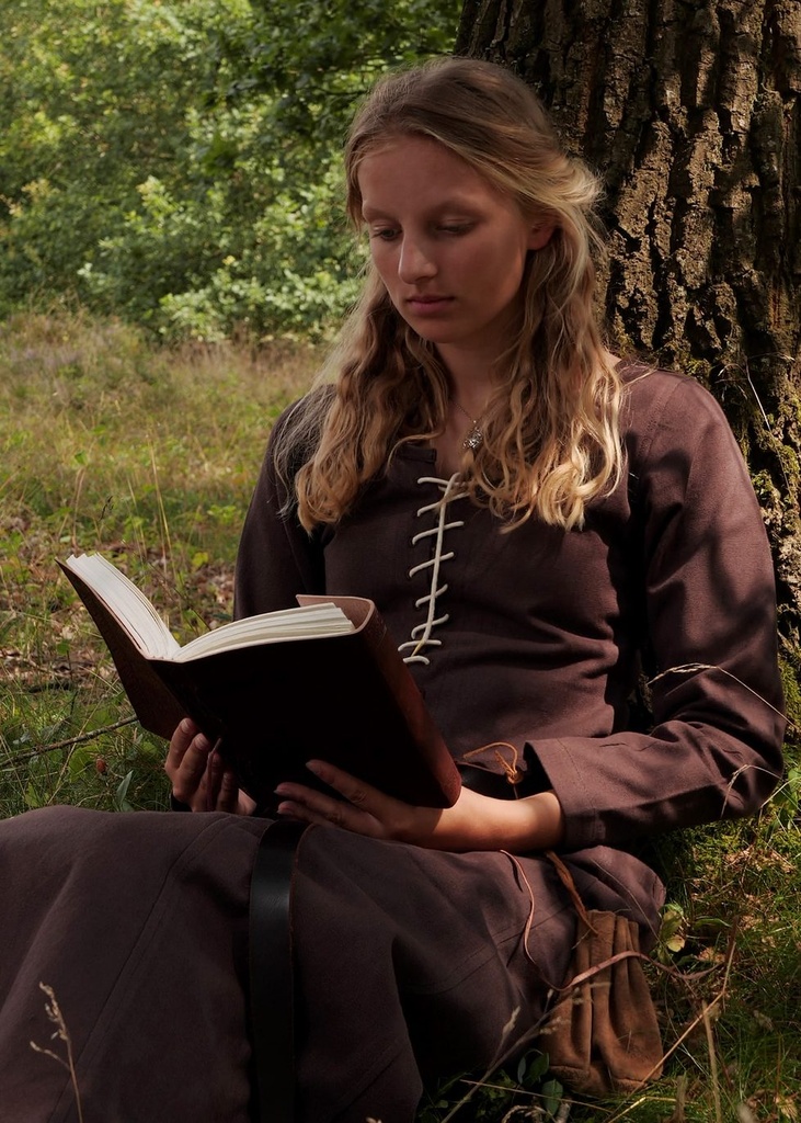 Cotehardie „Ava“ – mittelalterliches Damenkleid mit Schnürung, braun, 13.–15. Jahrhundert