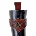 Trinkhorn mit Halter - keltische Zierniete, Leder