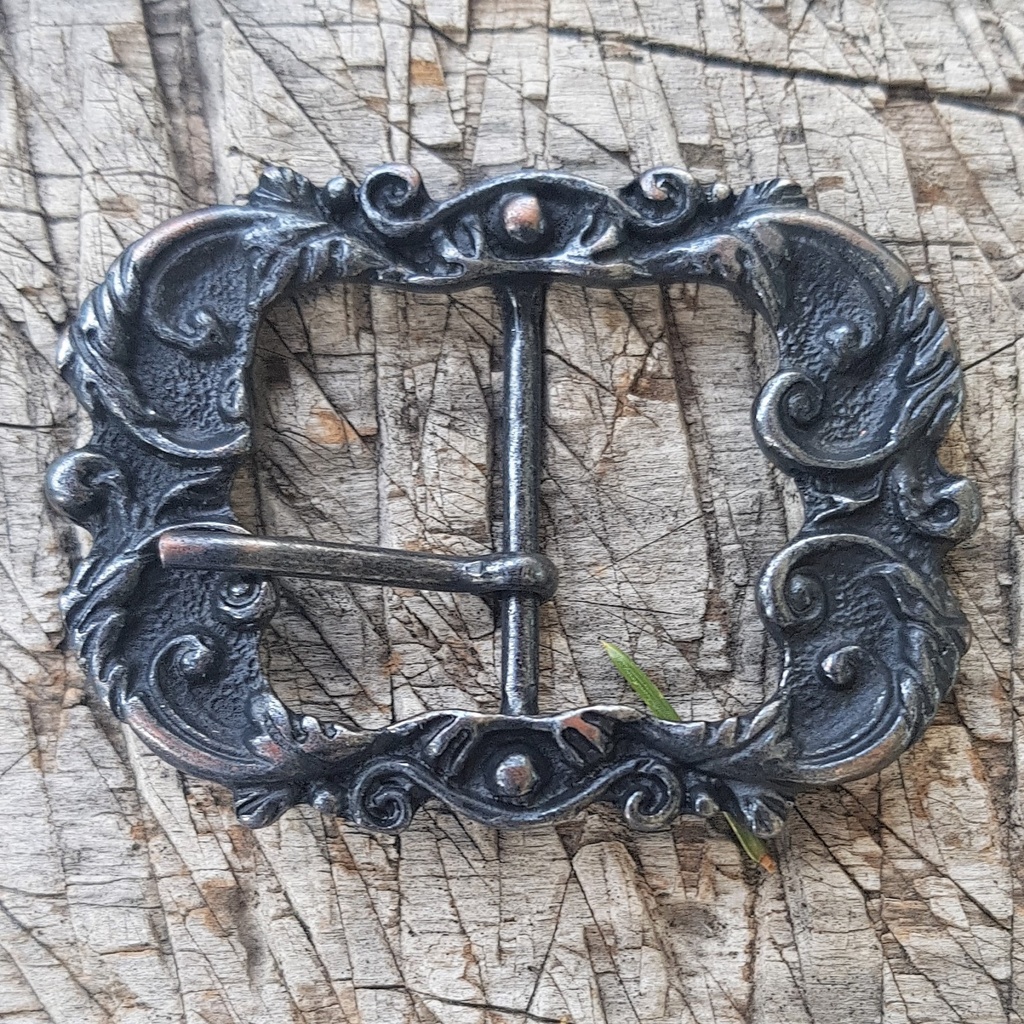 DANTON, verzierte Voll-Schließe, 3cm, eisen brüniert, Schnalle