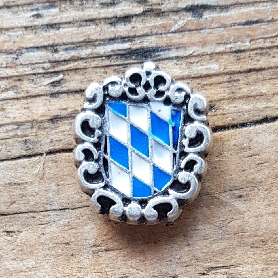 Bayern-Wappen weiß-blau, emaillierte Zierniete