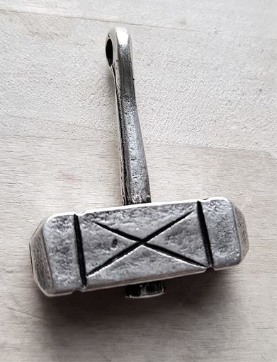 [P-5129-1] Schmiede-Mjölnir Anhänger silberfarben – Thor-Hammer aus Zamak im Schmiedestil