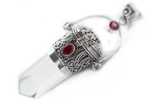[As41-4] Schmuck Anhänger Mira mit Bergkristall und Granat 7,5 cm – Silber 925 – Mystisches Amulett mit geheimem Fach