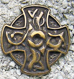 [32979] Drachen-Kreuz Zierbeschlag in Altmessingoptik – Keltisches Drachensymbol 33 x 33 mm