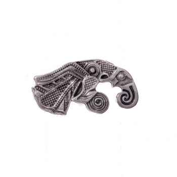 [N-026-1] Hugin – Odins Rabe als silberfarbener Vendel-Zierbeschlag, nordische Zierniete