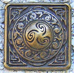 [32977] Celtic Square, altmessingfarbener Beschlag