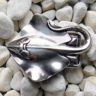 Manta, silberfarbene Schließe