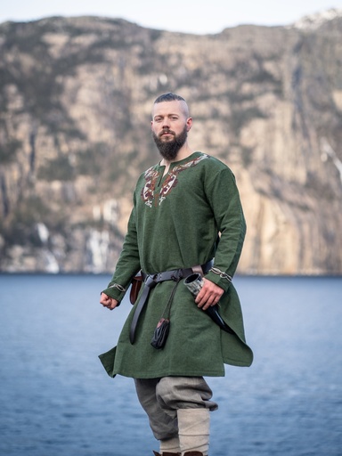[8774g] Wikinger Tunika "Snorri" mit Urnes-Stil Handstickerei Grün
