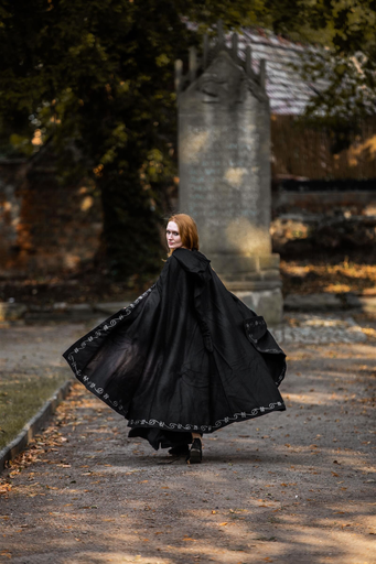 [6013s] Wollmantel Umhang Halbkreismantel mit Zierstickerei - Mittelalter Larp Reenactment